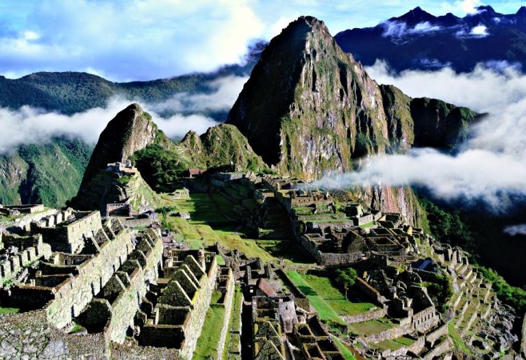 Oblast 325,92 km² okolo Machu Picchu byla v roce 1971 vyhlášena za historickou památku Peru.