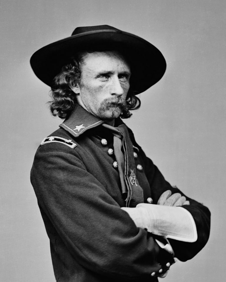 Generál George Custer svou zpupností dopustí jeden z největších masakrů.