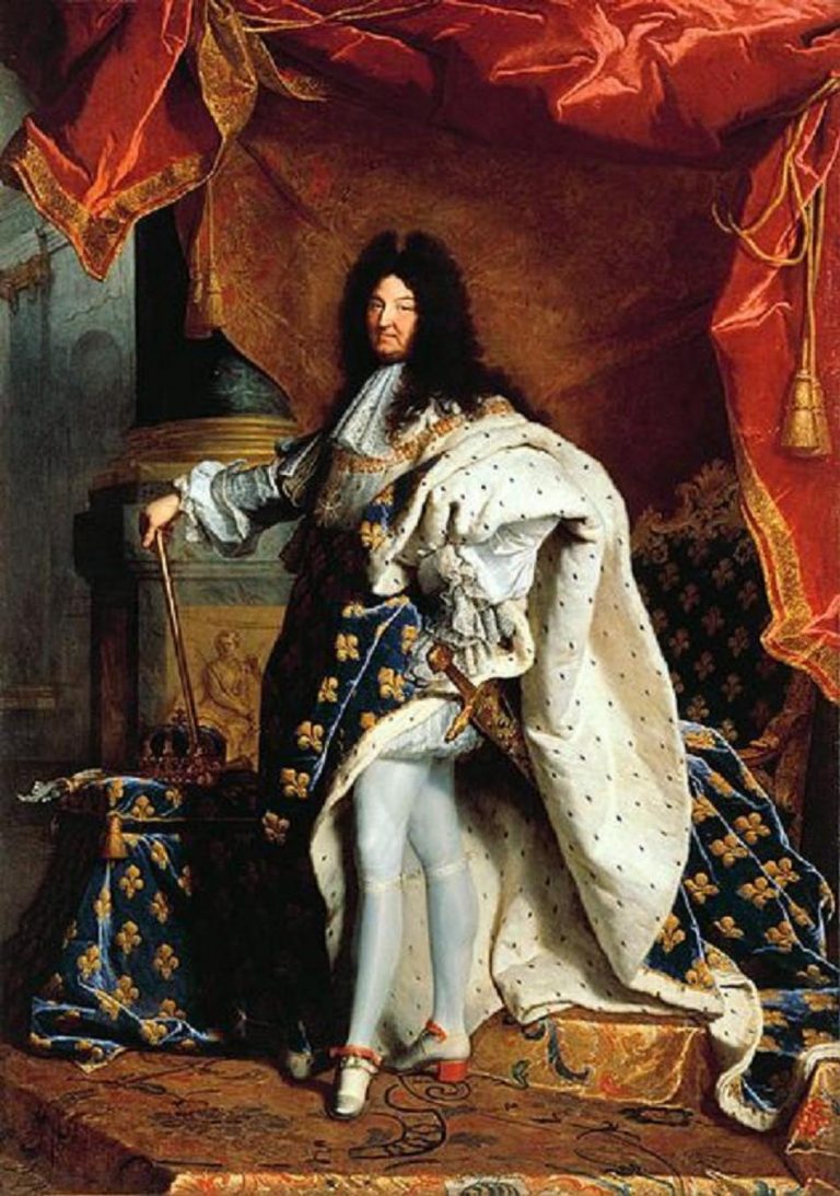 Poměrně malému Ludvíkovi XIV. přidávají boty s podpatkem centimetry.