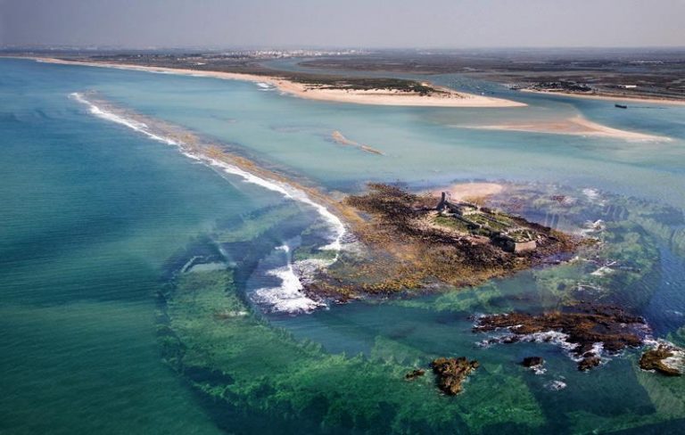 Nejen konspirační teoretici se domnívají, že na pověstech může být něco pravdy.