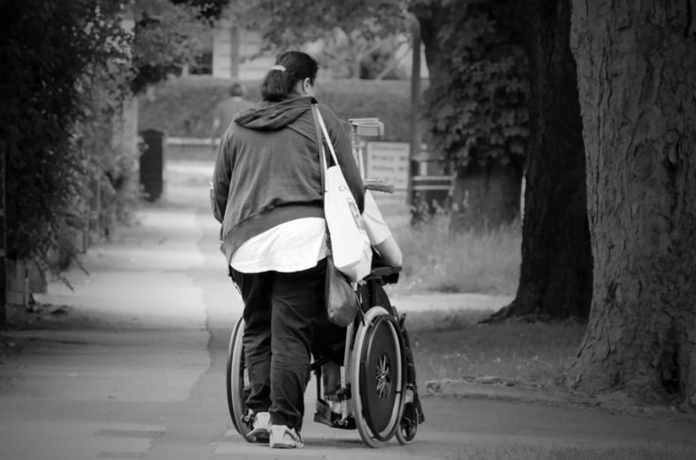 Již několik desítek let jsou nejen pro handicapované jedince na scéně systémy, fungující na principu sledování pohybu očí. Foto: pixabay