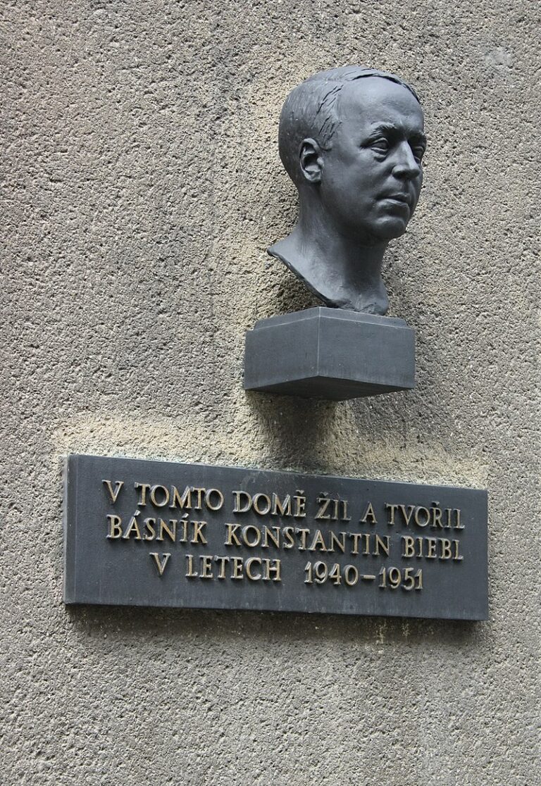 V pražském domě Na Výtoni 7 Konstantin Biebl prožil dvanáct let. FOTO: Gampe / Creative Commons / CC BY-SA 3.0