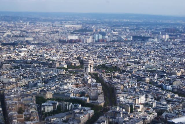 Vítězný oblouk je nepřehlédnutelnou ikonou Paříže.(Foto: Pexels / Pixabay)
