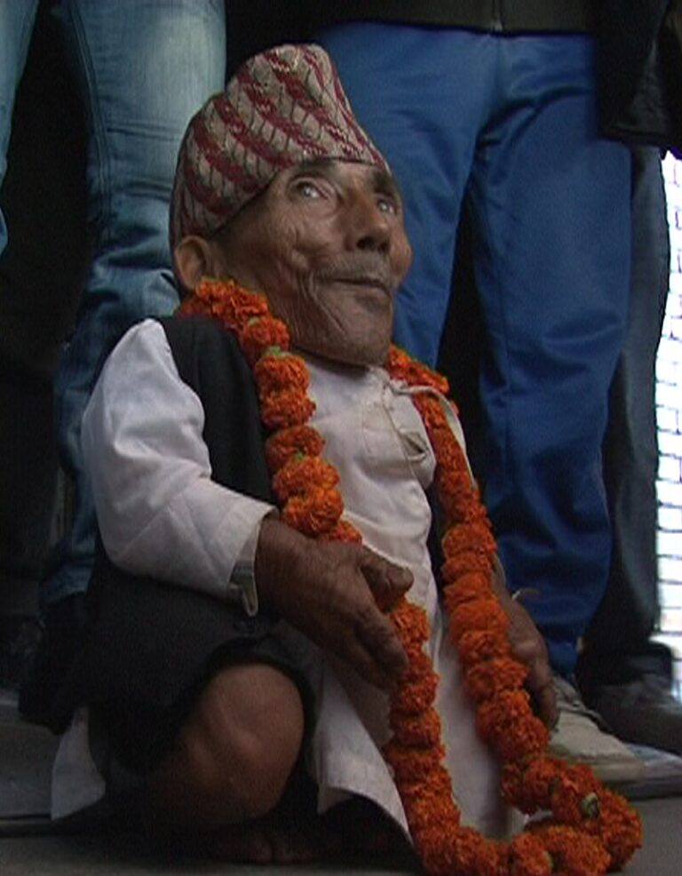 Dangi žil v jižním Nepálu, kde se jako ob líbený host účastnil mnoha akcí a festivalů. Foto: Krish Dulal / CC BY-SA 3.0