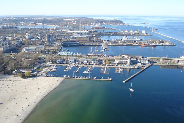 Nedaleko břehu v přístavu Gdyně se měl zřítit neznámý objekt. Foto: Mistr radosti, Public domain, via Wikimedia Commons