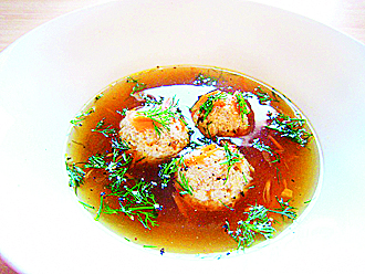 Polévka s macesovými knedlíčky