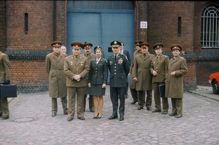 Správu věznice měly na starosti státy, které porazily Hitlera.