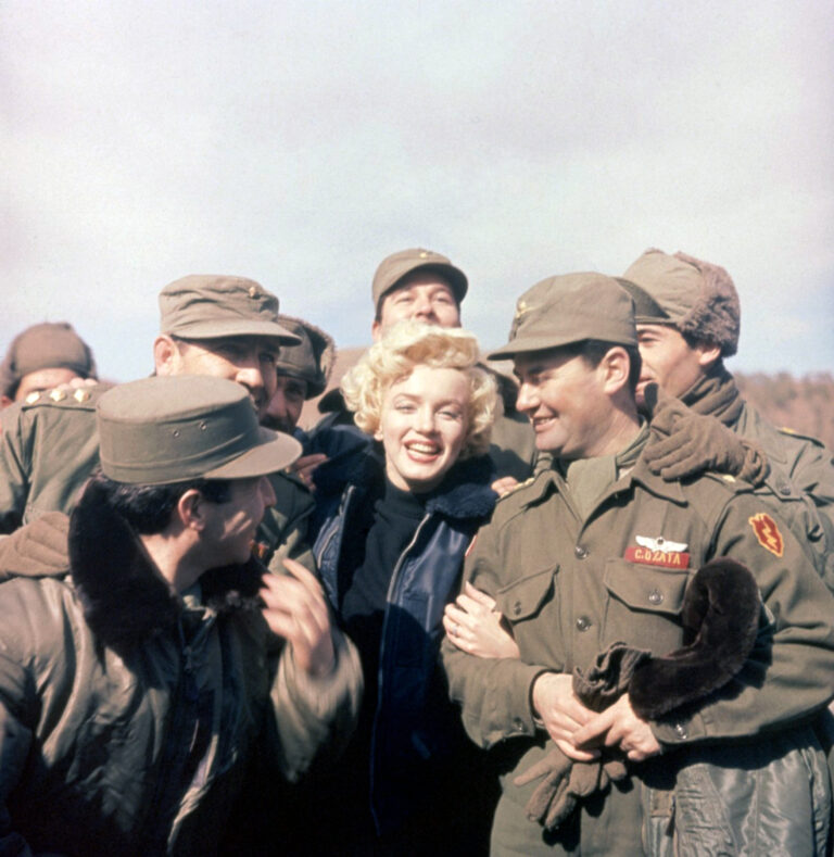 Morálku vojáků hodlá zvedat hlavně písněmi.