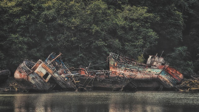 Tisíce lahví a jiného cenného zboží dodnes leží neobjeveny na dně oceánů. Pixabay