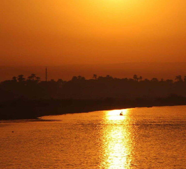 Některé západy slunce jsou nad řekami v Etiopii opravdu krvavé