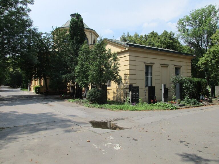 Krematorium v Praze na Olšanech je jednoz nejstarších pražských krematorií.