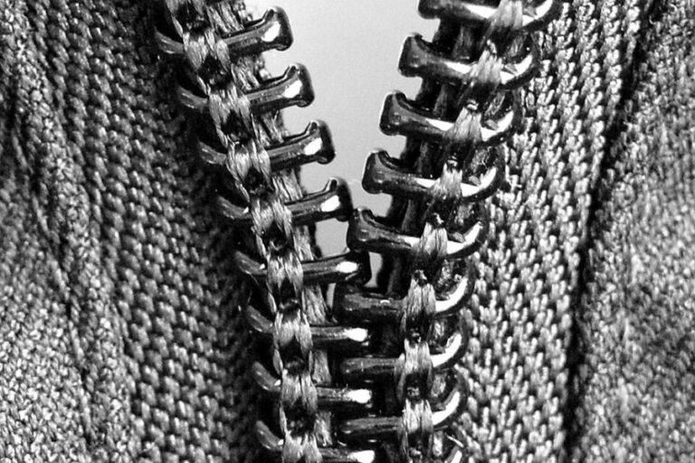 Otevřít a zavřít zip je hračka. Foto: Rabensteiner/Creative Commons/CC BY-SA 3.0