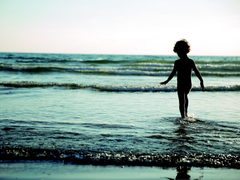 Naturismus hlásá, že nahota je zcela přirozená věc.