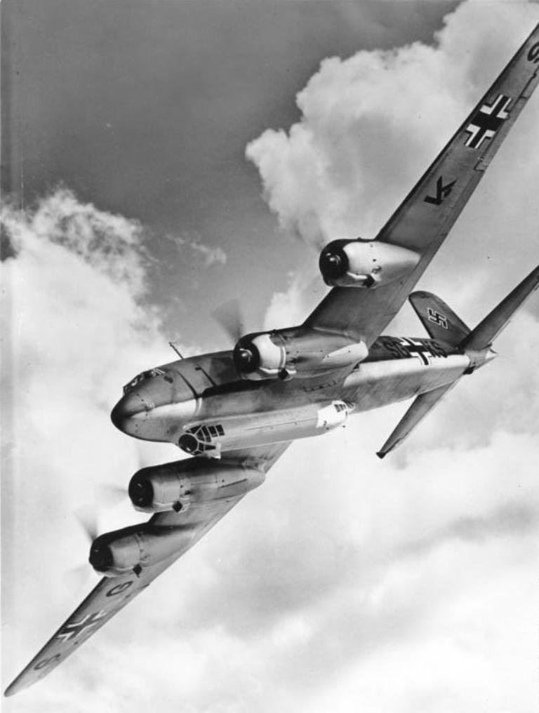 Focke-Wulf Fw 200 Condor. Ve své době se jednalo o velmi moderní letoun.