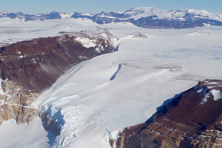 McMurdo Dry Valleys, Suché údolí v Antarktidě. Foto: U.S. Department of State from United States/Creative Commons/Public Domain
