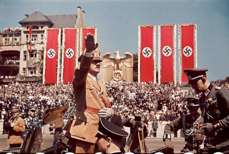 Hitler na norimberském sjezdu.