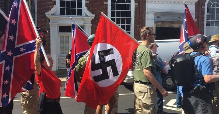 Vlajka je dodnes populární mezi rasisty a neonacisty.