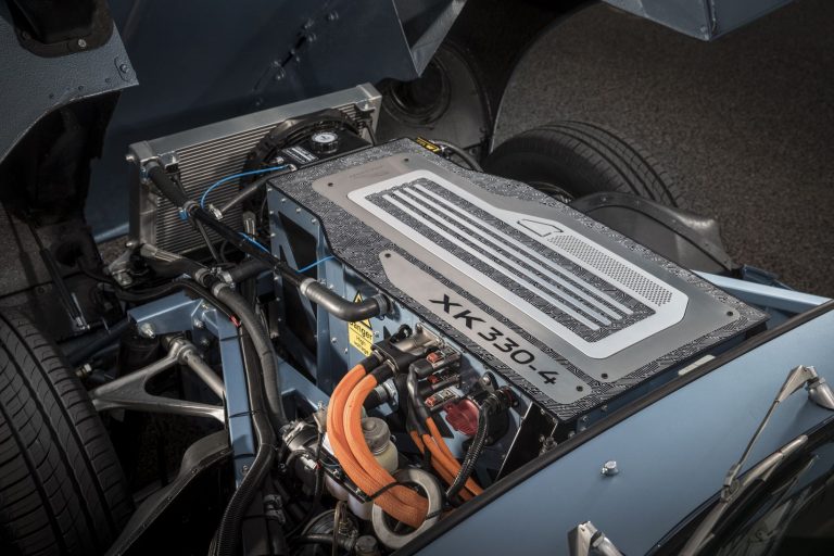 Koncept Zero vychází z roadsteru Jaguar E-Type z roku 1968. Auto má elektrický pohon a zvládá zrychlit z nuly na 100 km/h za 5,5 sekundy.