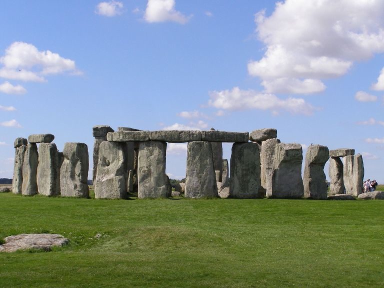 Skutečně ve Stonehenge zmizela celá skupina lidí?