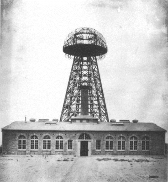 Wardenclyffská věž měla umožnit bezdrátovou distribuci elektřiny.