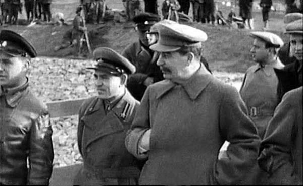 Stalin při stavbě průplavu Moskva-Volha.