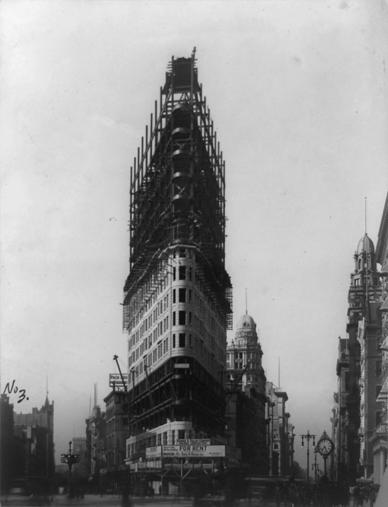 Stavba v roce 1902.