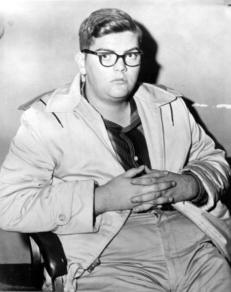 Andrews v roce 1958 po jeho zatčení.