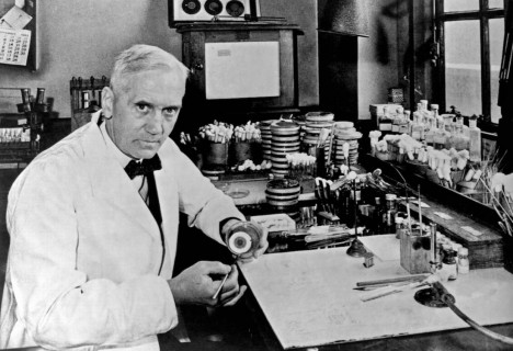 Sir Alexander Fleming, (6 August 1881 - 11 March 1955) was a Scottish biologist, pharmacologist and botanist who discovered Penicillin. (Photo by Universal History Archive/UIG via Getty Images)