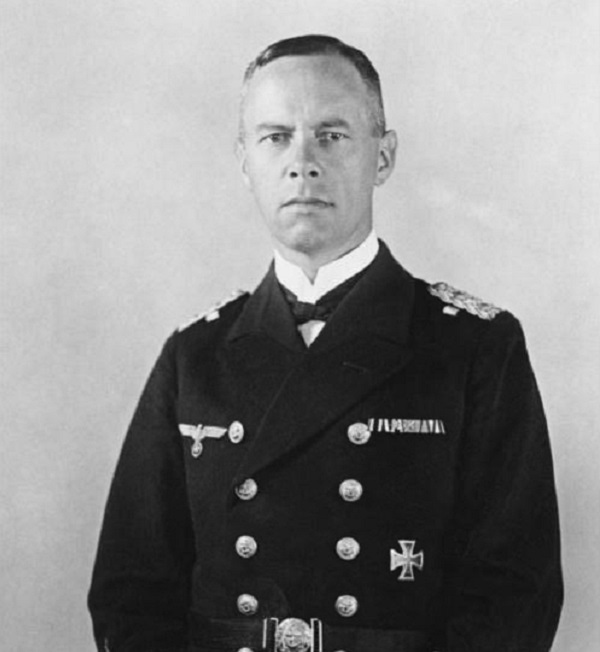 Admirál Lütjens netuší, že Britové ztratili jeho loď z radarů.