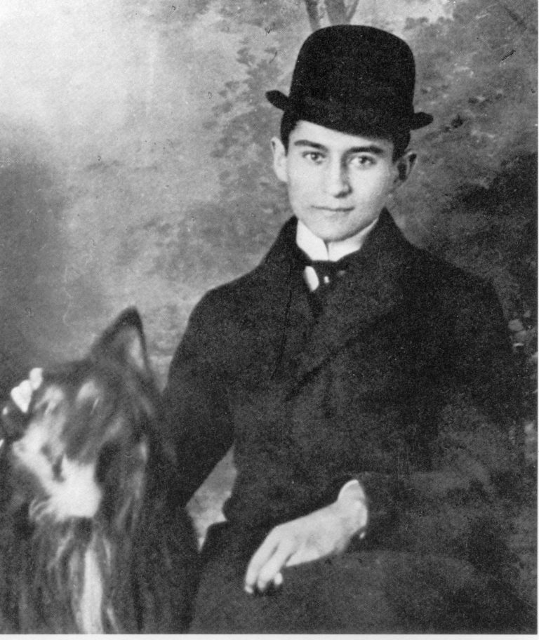 I spisovatel Franz Kafka prahne po štíhlé linii.