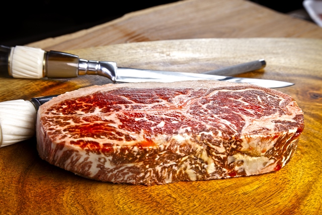 Hovězí maso stojí 46 000 Kč za 1 kilogram