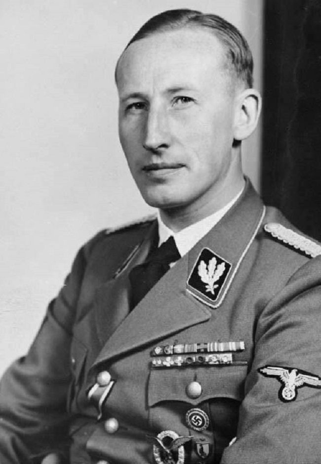 Heydrich se s Čechy nebude mazlit tak jako von Neurath. Eliáš má být exemplární případ.