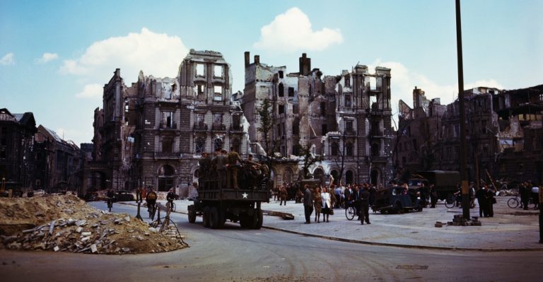 Berlín v roce 1945.