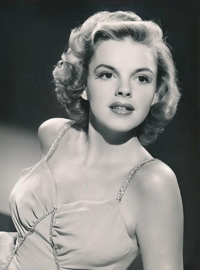 Judy Garland se proslavila především filmem Čaroděj ze země Oz.