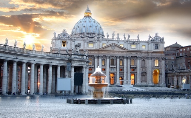 Mezi nejkrásnější chrám patří i katolický symbol, Bazilika sv. Petra.