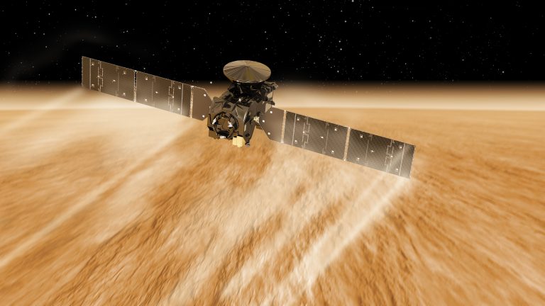 Sonda TGO ve svrchních vrstvách atmosféry Marsu.