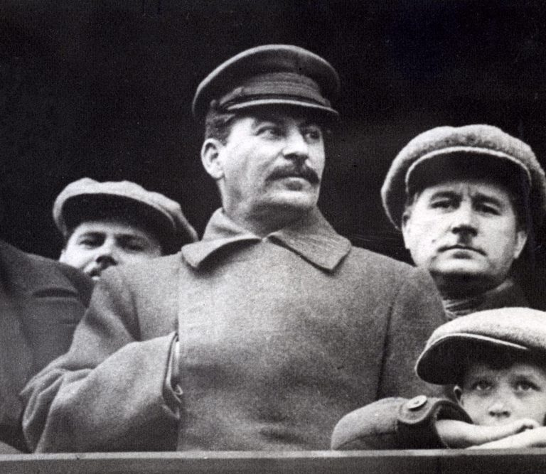 Během Stalinovy tyranie Gulagy praskaly ve švech.