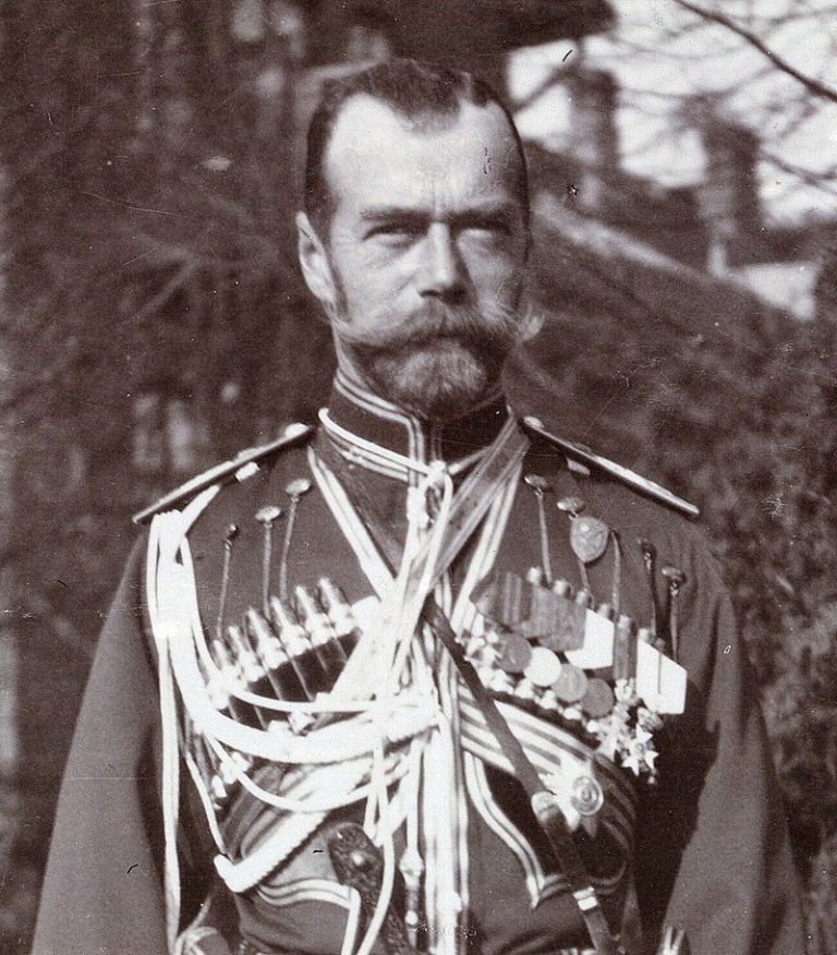 Ruský car Mikuláš II. hledá někoho, kdo by dokázal provést reformy. Stolypin přichází jako na zavolanou.