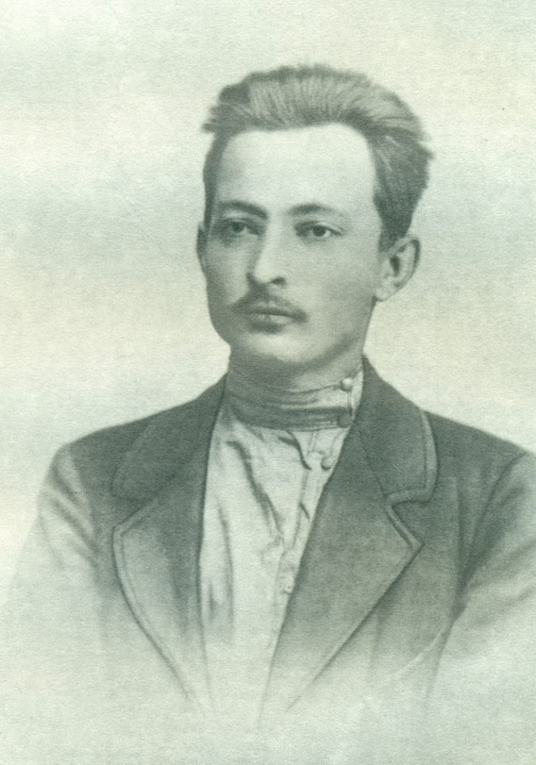 Felix Dzeržinskij zakládá Čeku, předchůdce KGB.