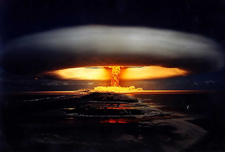 Od roku 1945 bylo na Zemi uskutečněno více než 2000 jaderných testů.
