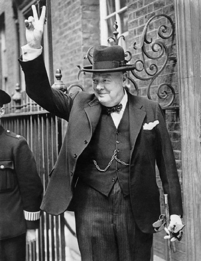 Winston Churchill v Postupimi brání polské hranice.