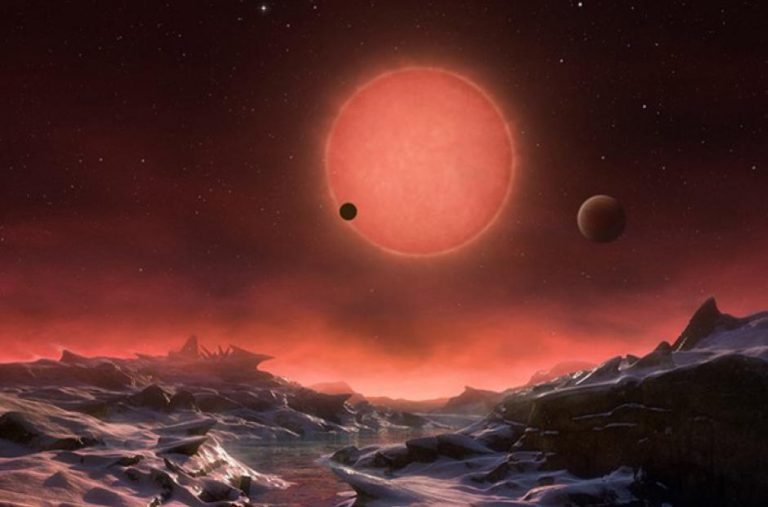 TRAPPIST-1 je jednou z bližších hvězd, od našeho Slunce ji dělí 39 světelných let.