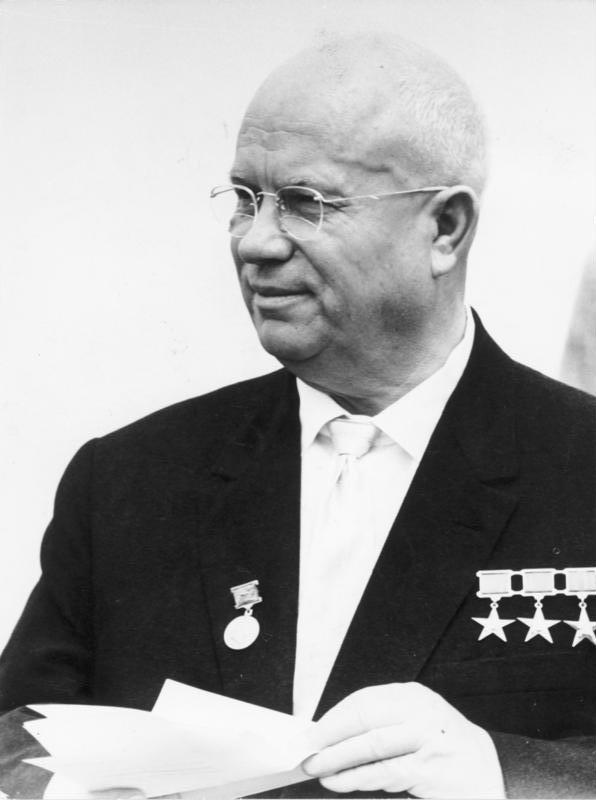Pravidelným hostem dýchánků je i Nikita Sergejevič Chruščov.