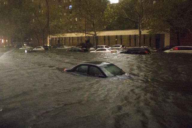 Bouře Sandy v roce 2012 zasáhla New York ve velkém.