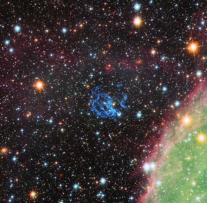 Okolí skryté neutronové hvězdy v Malém Magellanově oblaku (HST).