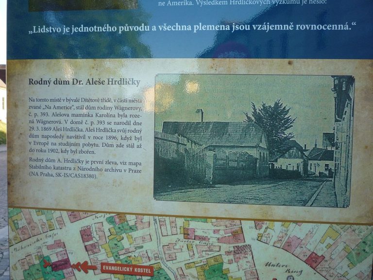 Alešův rodný dům v Humpolci. Ve městě žil i starosta Emil Hrdlička, který doplatil na perzekuci během Heydrichiády.