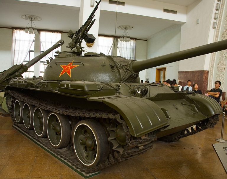 Čínský takn Typ 59, který byl použit při masakru.