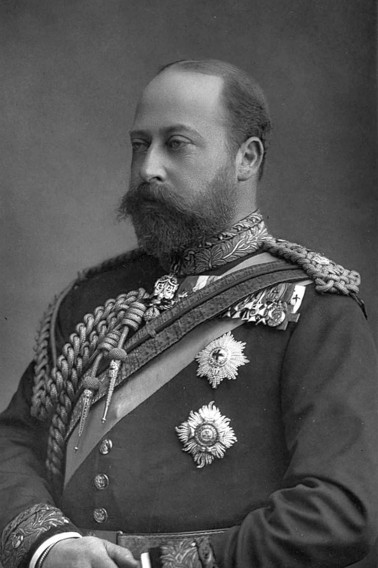Britský král Eduard VII. oplatky ochutná a je mimořádně spokojený.