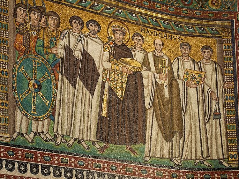 Byzantský císař Justinián I. (uprostřed) si nechá vytvořit svoji jezdeckou sochu.
