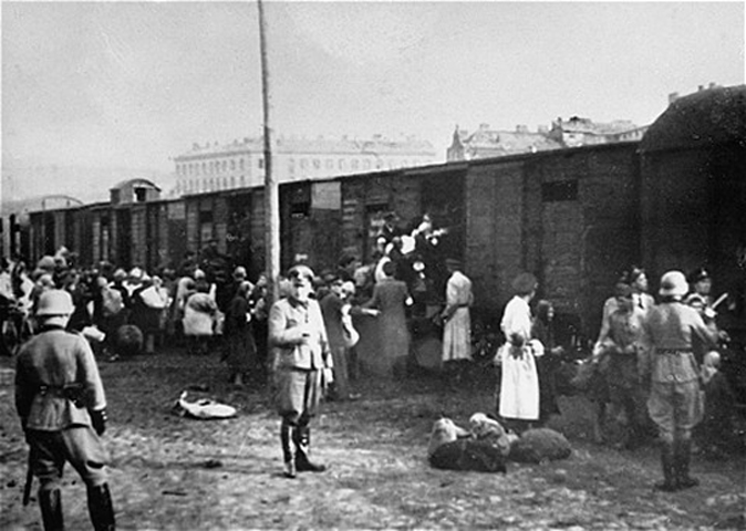 Transport z varšavského ghetta do Treblinky.